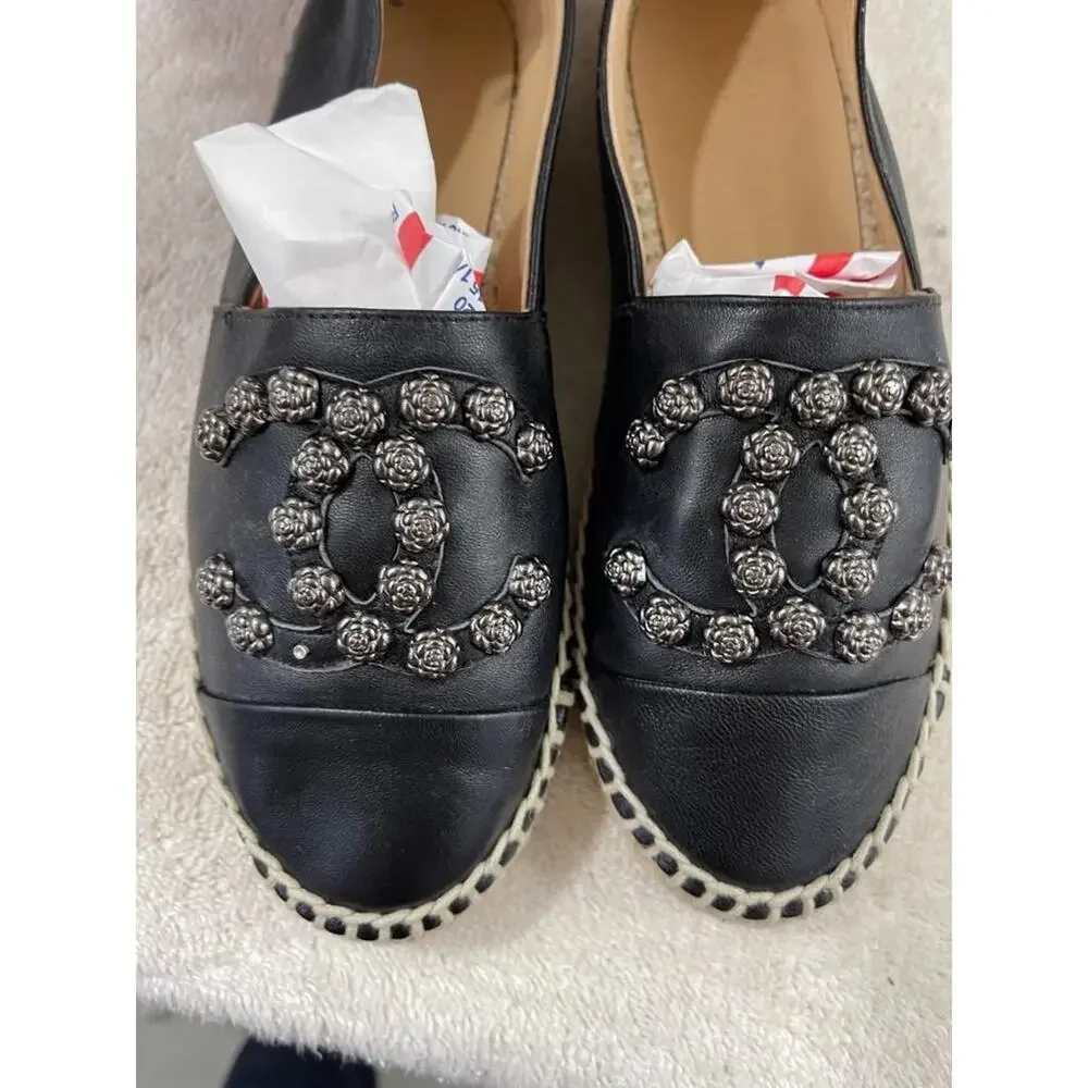 Chanel CC Camellia Studded Lambskin Leather Espadrilles size 35 US 5 (san100